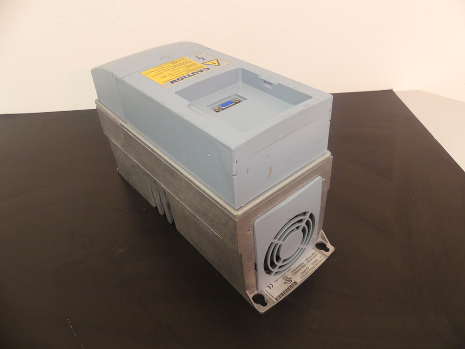 Vacon Frequenzumrichter NXS00035B2H2SSSA1B50000C3+CSBA1B50000C3 s.Bilder