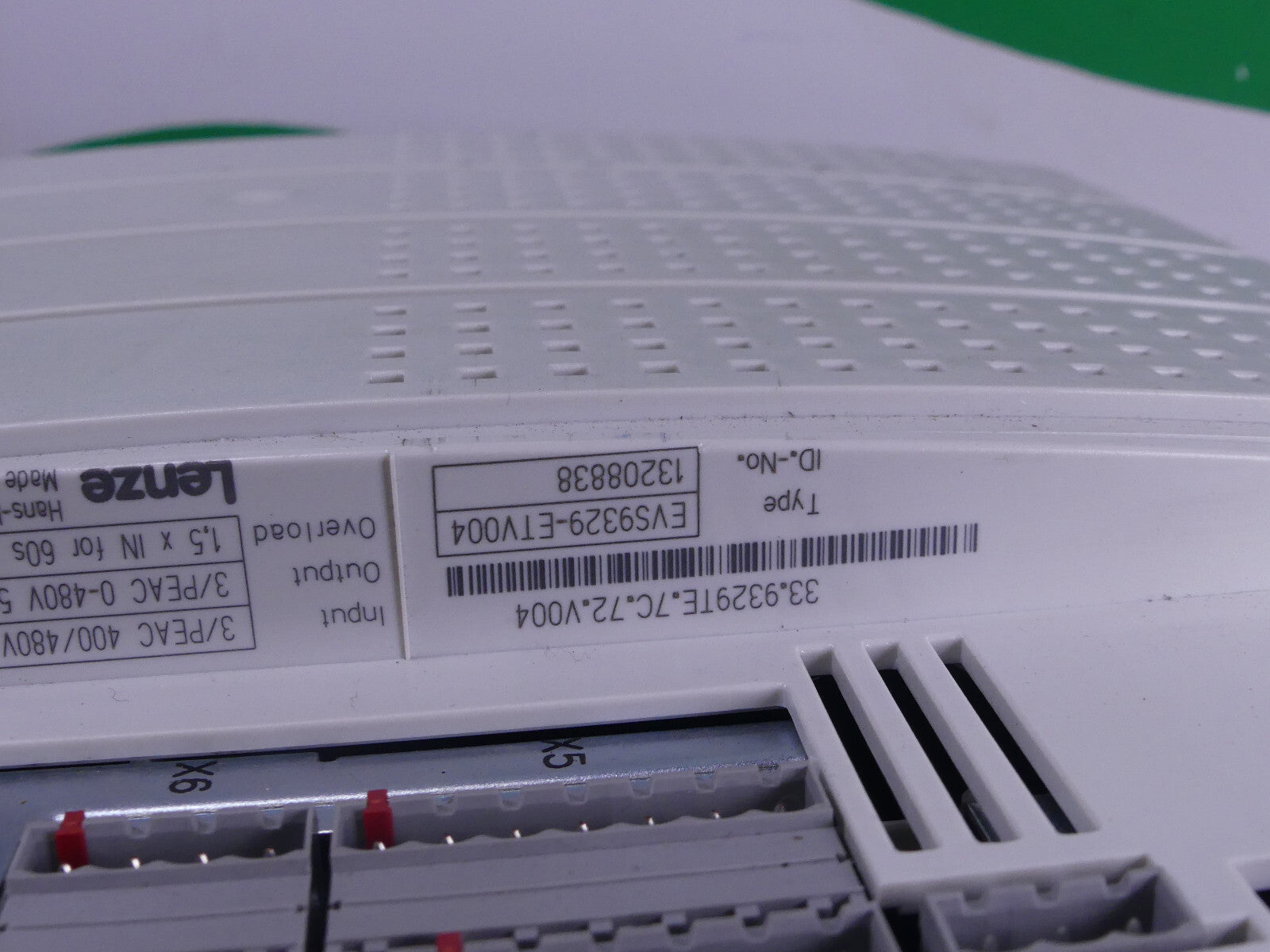 Lenze Wechselrichter EVS9329-ETV004 s.Bilder