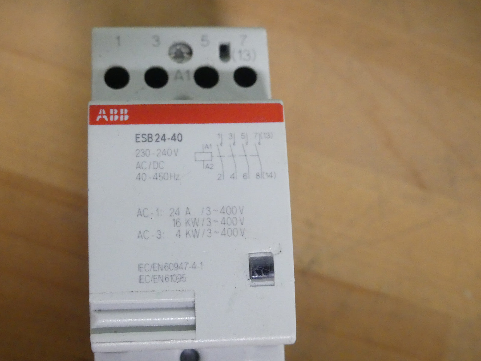 7XABB Installationsschütz ESB 24-22