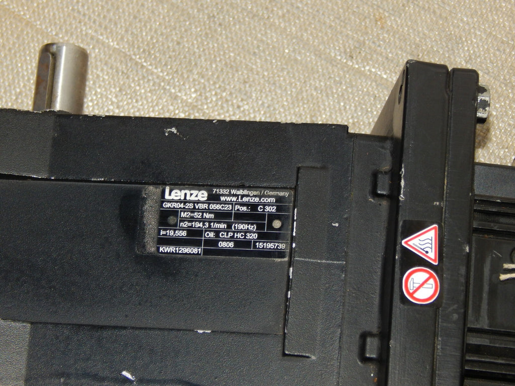 Lenze MDSKSBS056-23 Servomotor + Getriebe GKR04-2S VBR 056C23