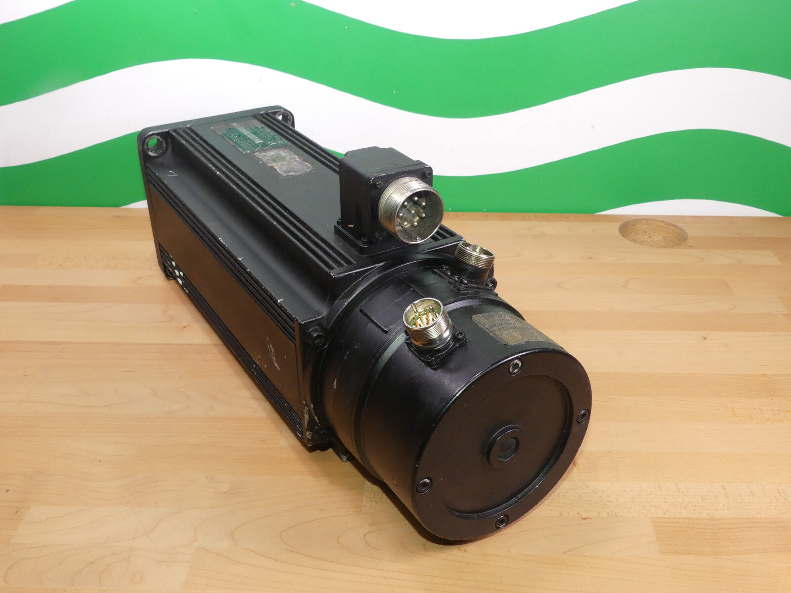 Rexroth Indramat Permanent Magnet Motor MAC090C-0-KD-1-B/110-A-0/-I01250