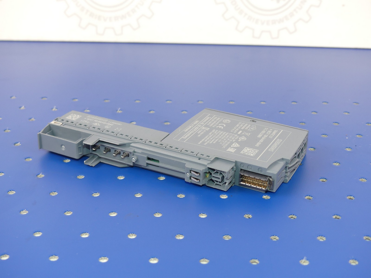 SIEMENS 6ES7 138-6AA00-0BA0 Aschluss beschädigt s.Bilder
