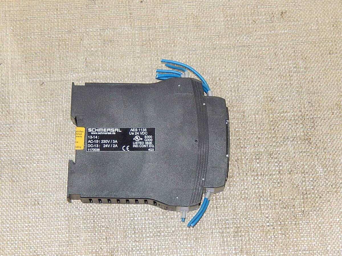  Schmersal  AES 1135 Ue 24 VDC, Safetyrelais/Schutztürüberwachung  used
