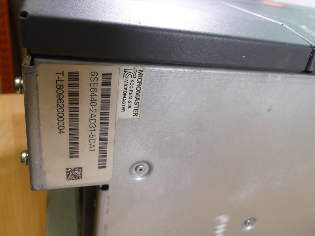 SIEMENS 6SE6440-2AD31-5DA1 6SE64402AD315DA1 MICROMASTER Defekt s.Bilder