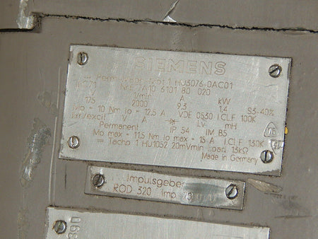Siemens Permanent-Magnet-Servomotor  1HU3076-0AC01 Used