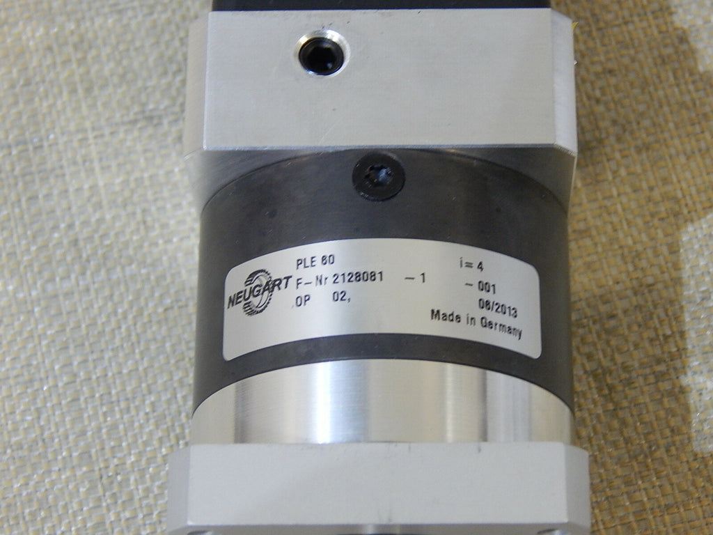 Rexroth MSK030C-0900-NN-M1-UG0-NNNN + Neugart PLE60 i=4  used