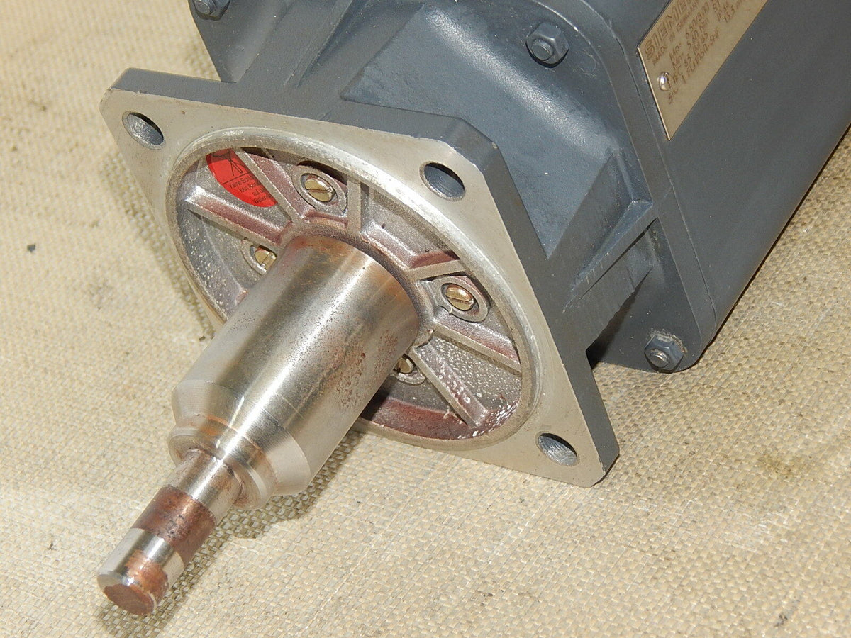 SIEMENS  3~PERMANENT MAGNET MOTOR  1FT5066 -0AF01 -2  Used