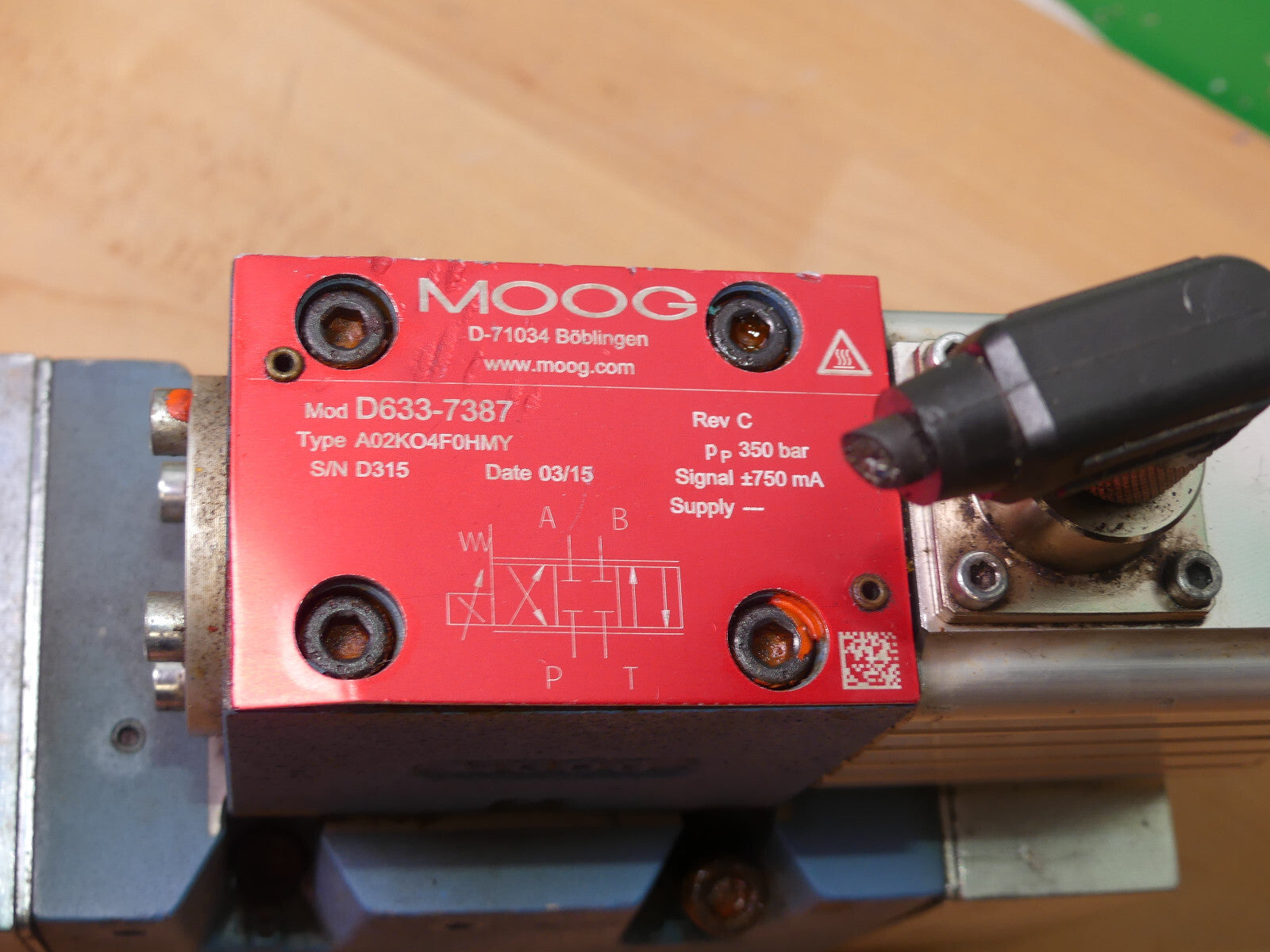 MOOG D671-0123-0001  Proportionalventil P80KBZF6NE92-AES1A1