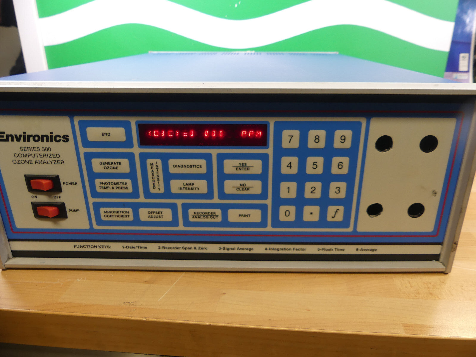 Environics Computerized ozone Analyzer series 300 S-300B used s.Bilder