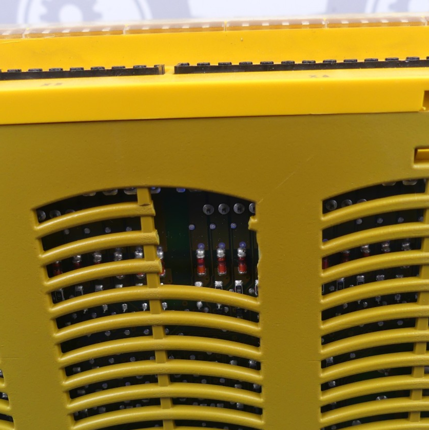 Pilz PNOZ m1p 773100 beschädigt