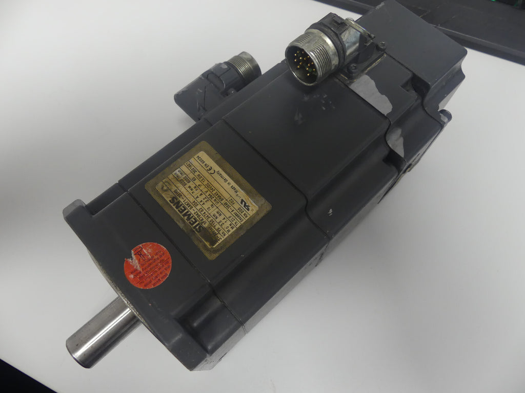 Siemens 1FK7042-5AK71-3EH5  stecker leicht beschädigt  s.Bilder