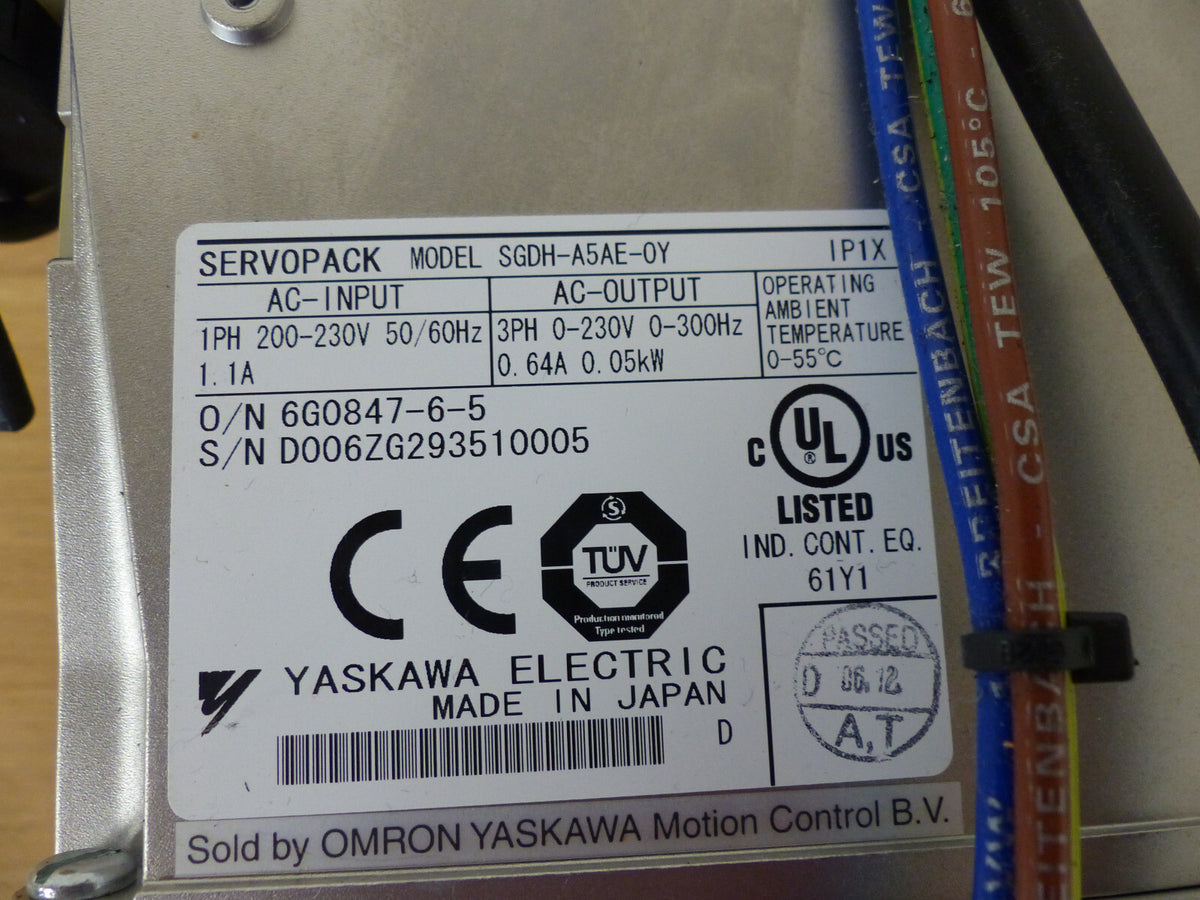 YASKAWA IP1X SGDH-A5AE-0Y + JUSP-NS115
