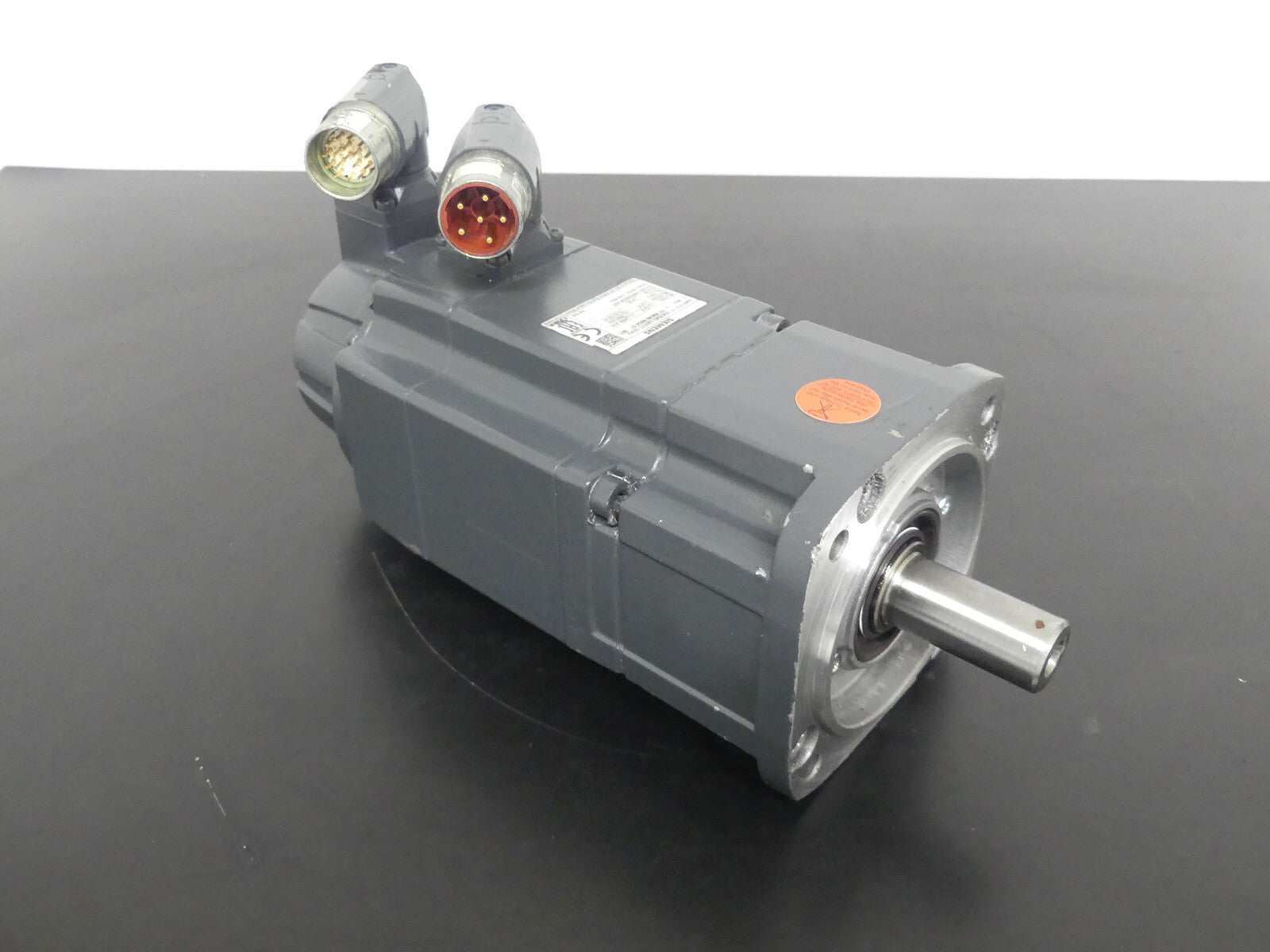 SIEMENS 1FK7042-2AF71-1EH2 used