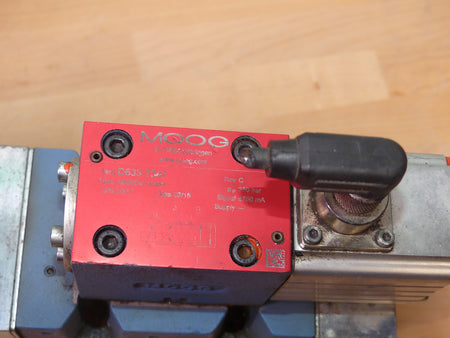 MOOG D671-0123-0001  Proportionalventil P80KBZF6NE92-AES1A1