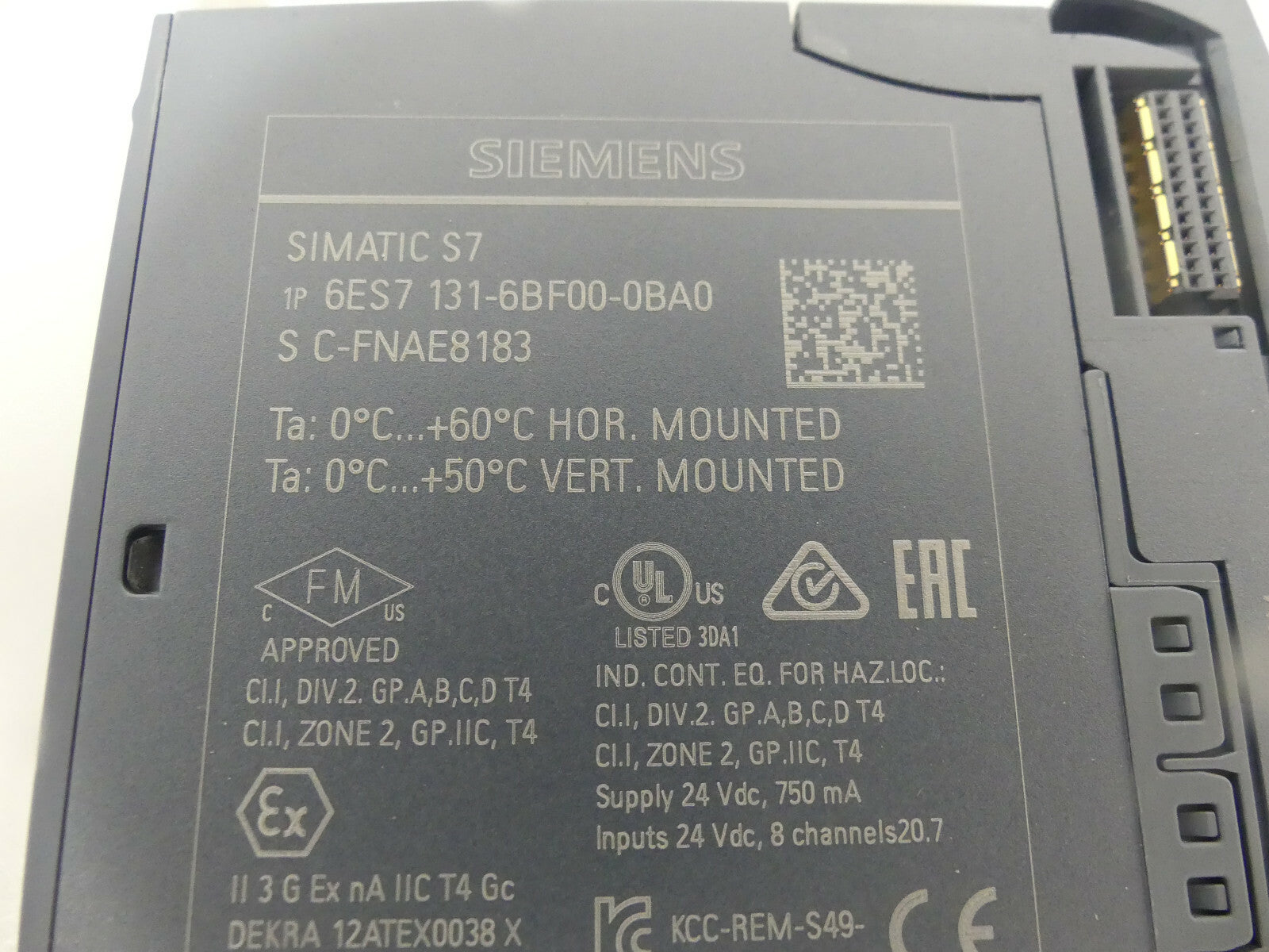 Siemens 6ES7131-6BF00-0BA0 leicht beschädigt