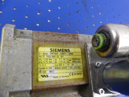 SIEMENS 1FK7032-5AK71-1HH0 BISSCHEN BESCHADIGT