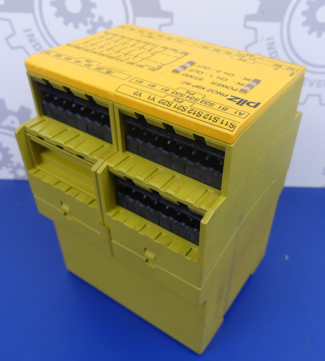 pilz PNOZ X9P C 24VDC 100-240VACDC 7n Sicherheitsschaltgerät 787606100085