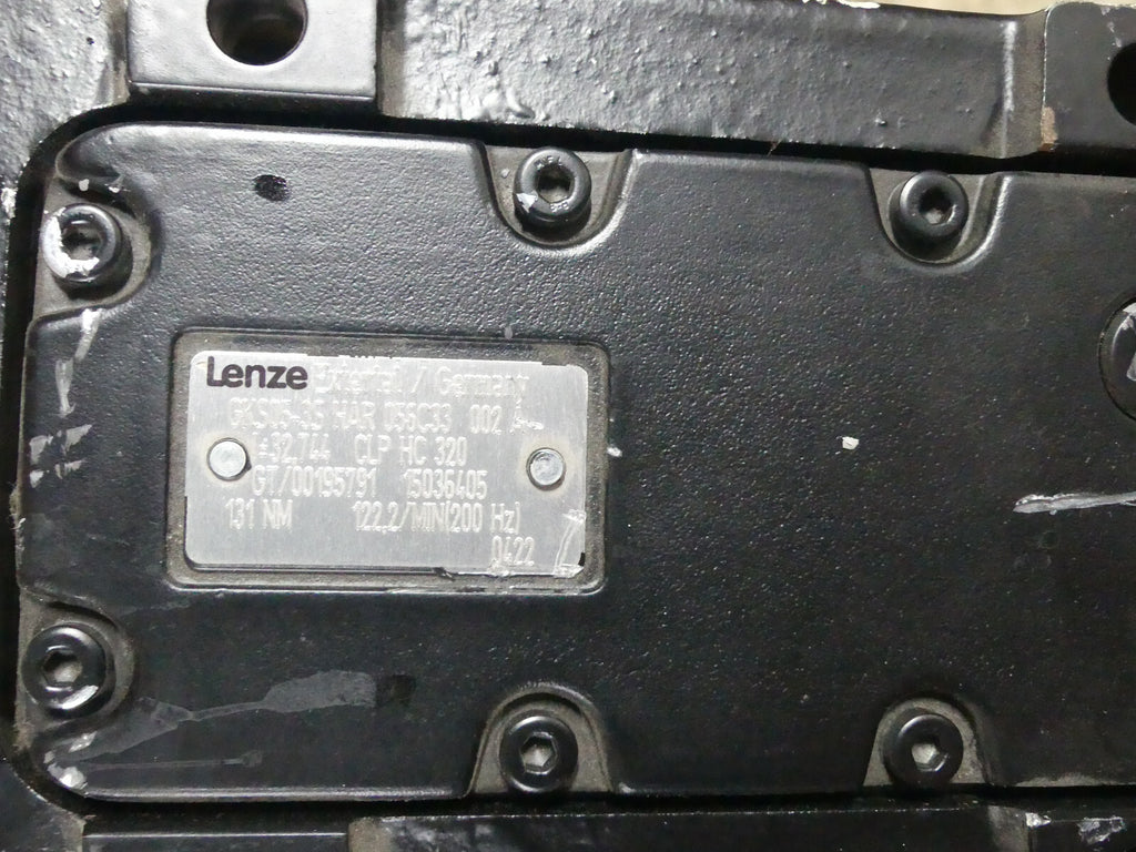Lenze 3~Servomotor MDSKSRS056-33  inkl. Getriebe GKS05-3S HAR 056C33  002 A