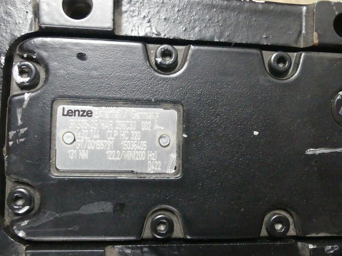 Lenze 3~Servomotor MDSKSRS056-33  inkl. Getriebe GKS05-3S HAR 056C33  002 A