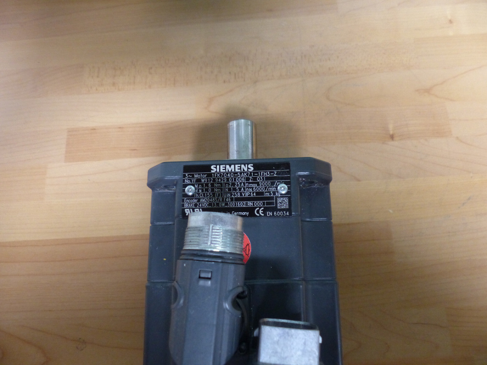 SIEMENS 1FK7040-5AK71-1FH3-Z   1FK7 0405AK711FH3Z  used s.Bilder