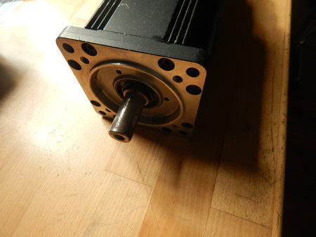 INDRAMAT Servomotor MAC090B-0-PD-4-C/110-A-0/WI522LV