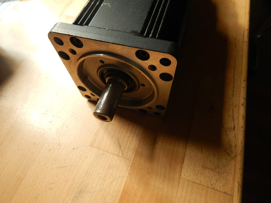 INDRAMAT Servomotor MAC090B-0-PD-4-C/110-A-0/WI522LV