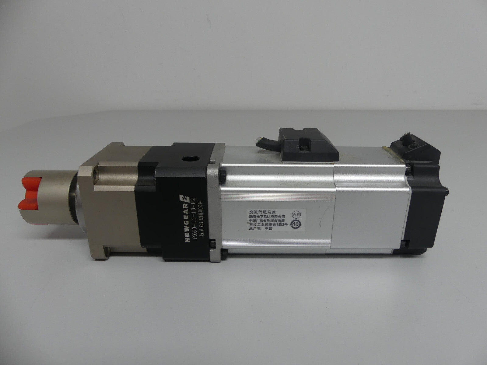 Panasonic AC Servo Motor MSMF042L1V2M + Getriebe PX60-L1-10-P2