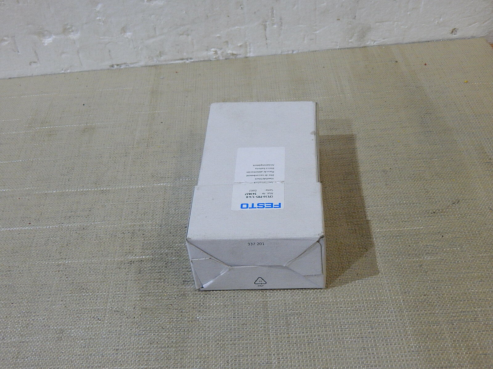  Festo  CPE10-PRS-1/4-8  Krümmer Block New