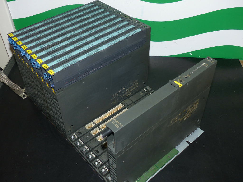 Siemens 6ES7 461-3AA01-0AA0 (Schraube beschädigt) + 6ES7 422-1BL00-0AA0 