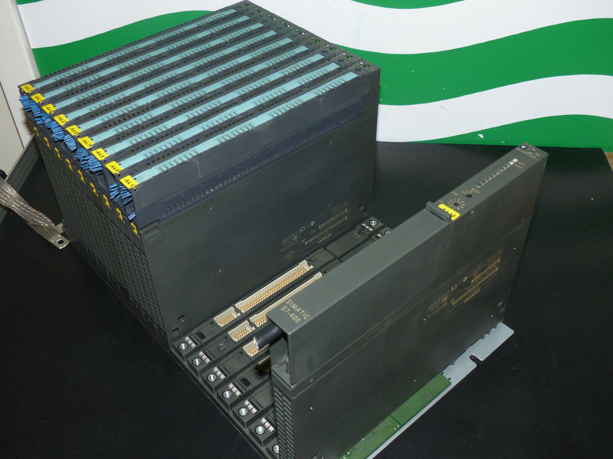 Siemens 6ES7 461-3AA01-0AA0 (Schraube beschädigt) + 6ES7 422-1BL00-0AA0 