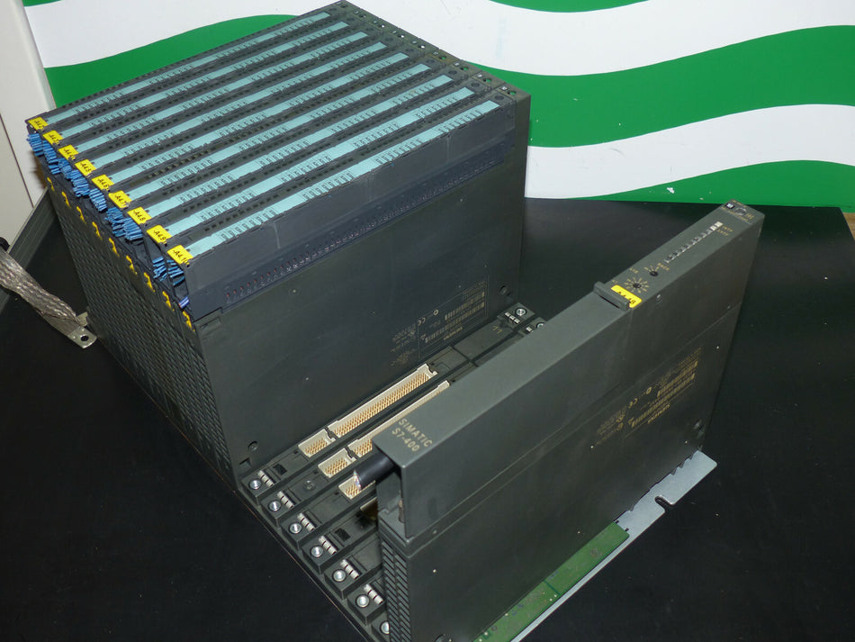 Siemens 6ES7 461-3AA01-0AA0 (Schraube beschädigt) + 6ES7 422-1BL00-0AA0 