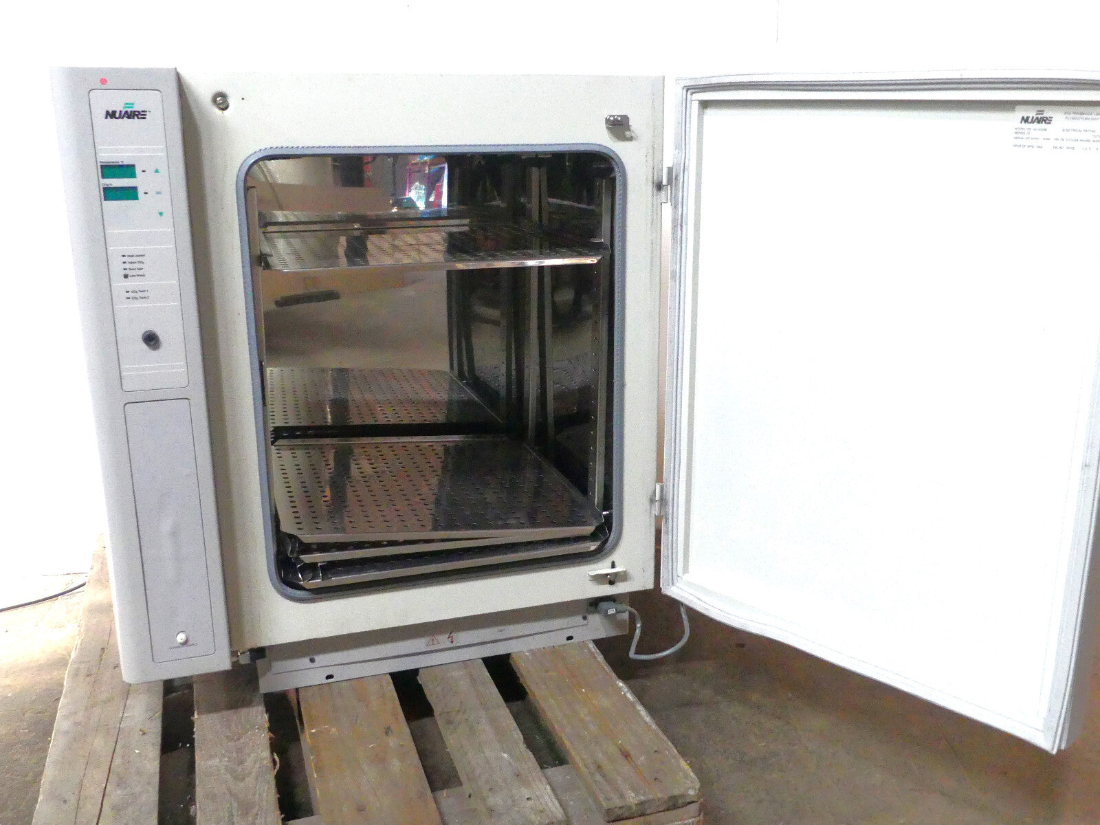 Nuaire NU-4500E CO2 Water-Jacketed Incubator