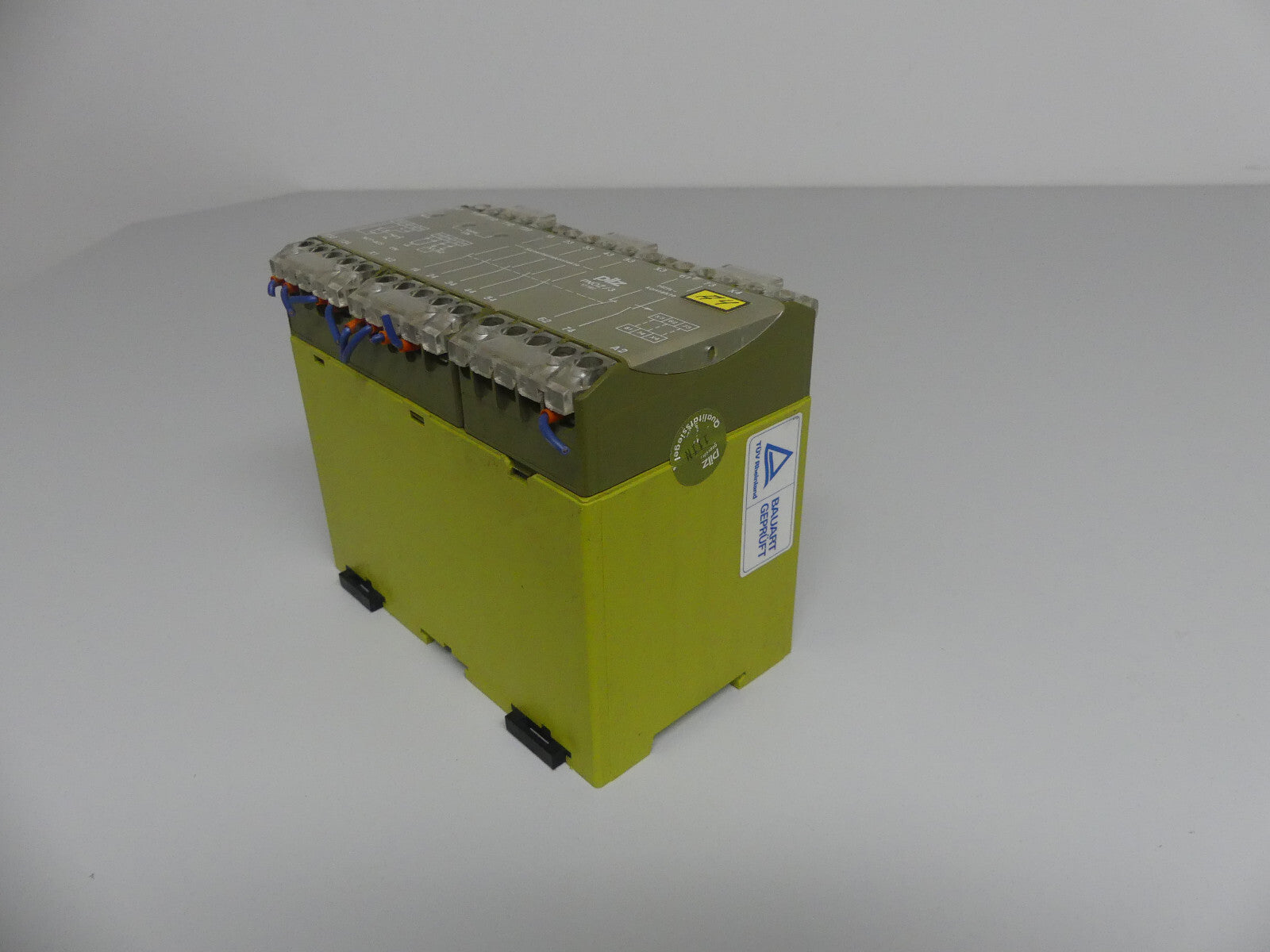 Pilz PNOZ/3/24V=/5s1ö1w  474895