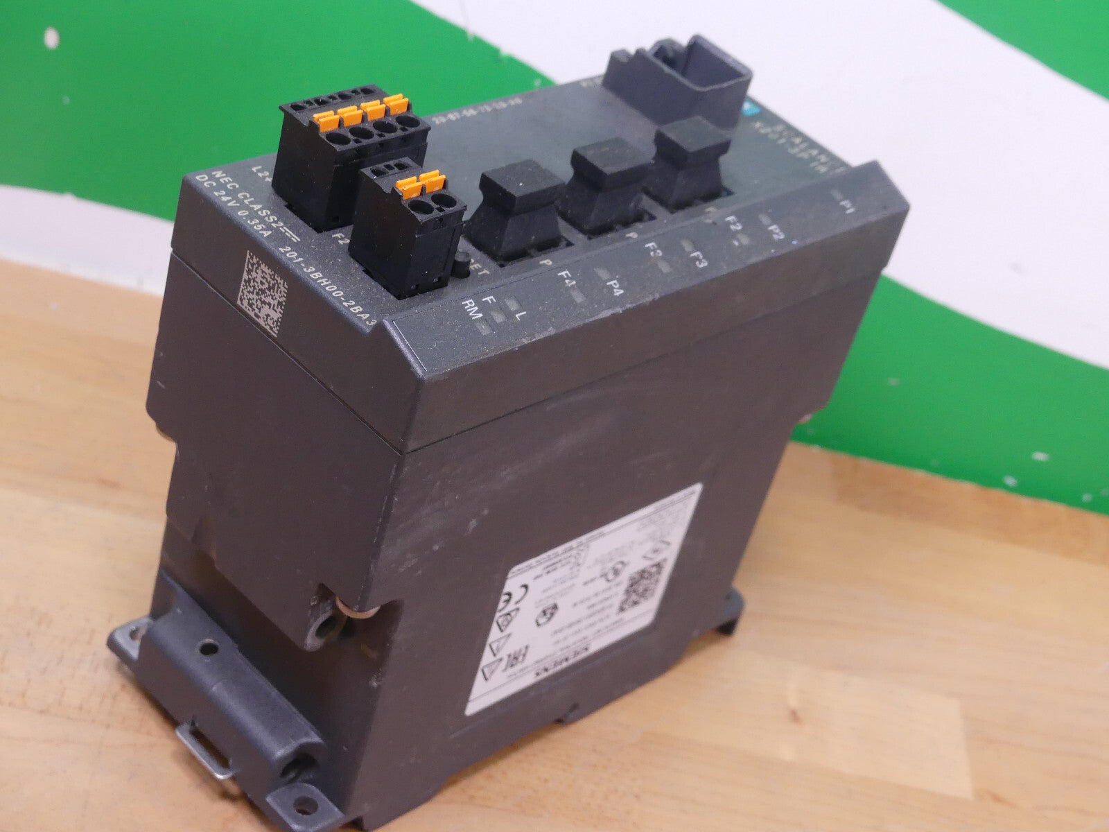 Siemens 6GK5201-3BH00-2BA3     6GK5 201-3BH00-2BA3 E:06