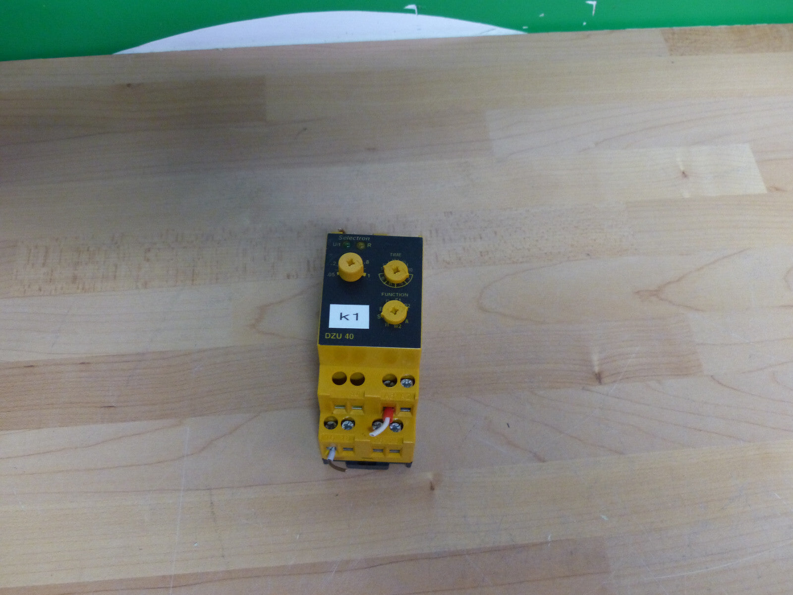 Selectron DZU40 Relais used s.Bilder – Habib Ullah
