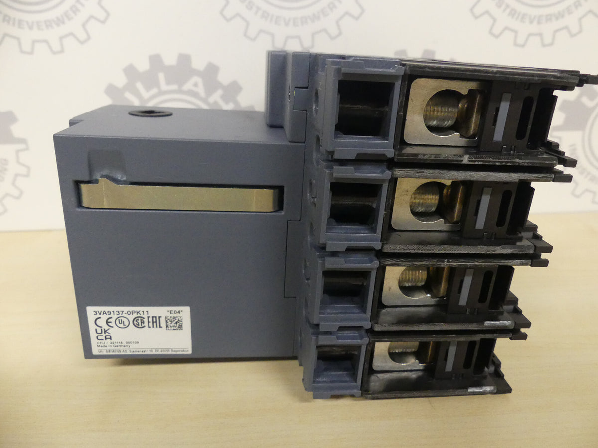 Siemens 3VA5130-6ED41-0AA0 3VA9137-OPK11