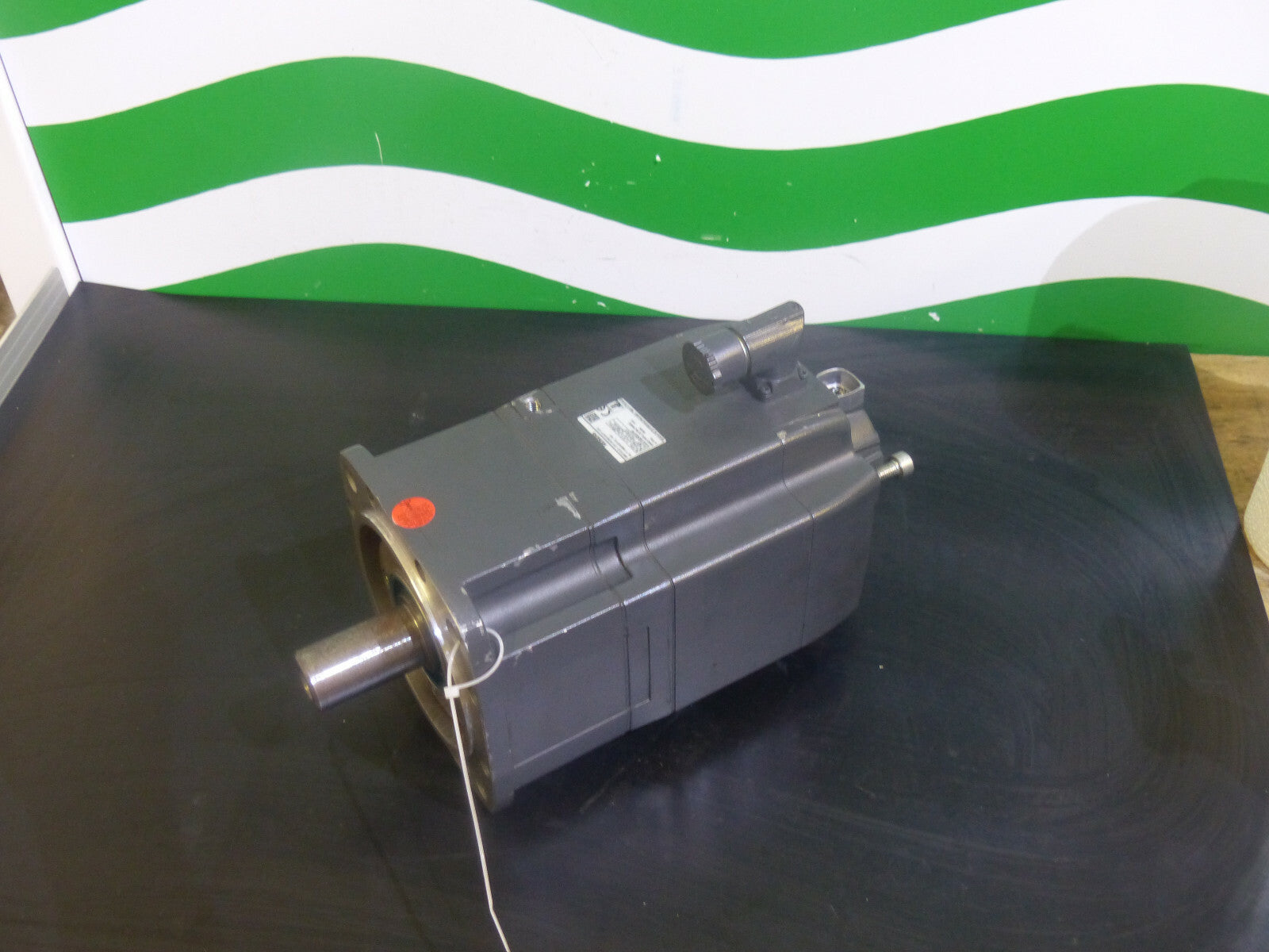  Siemens Servomotor  1FK7083-2AF71-1CH1 used