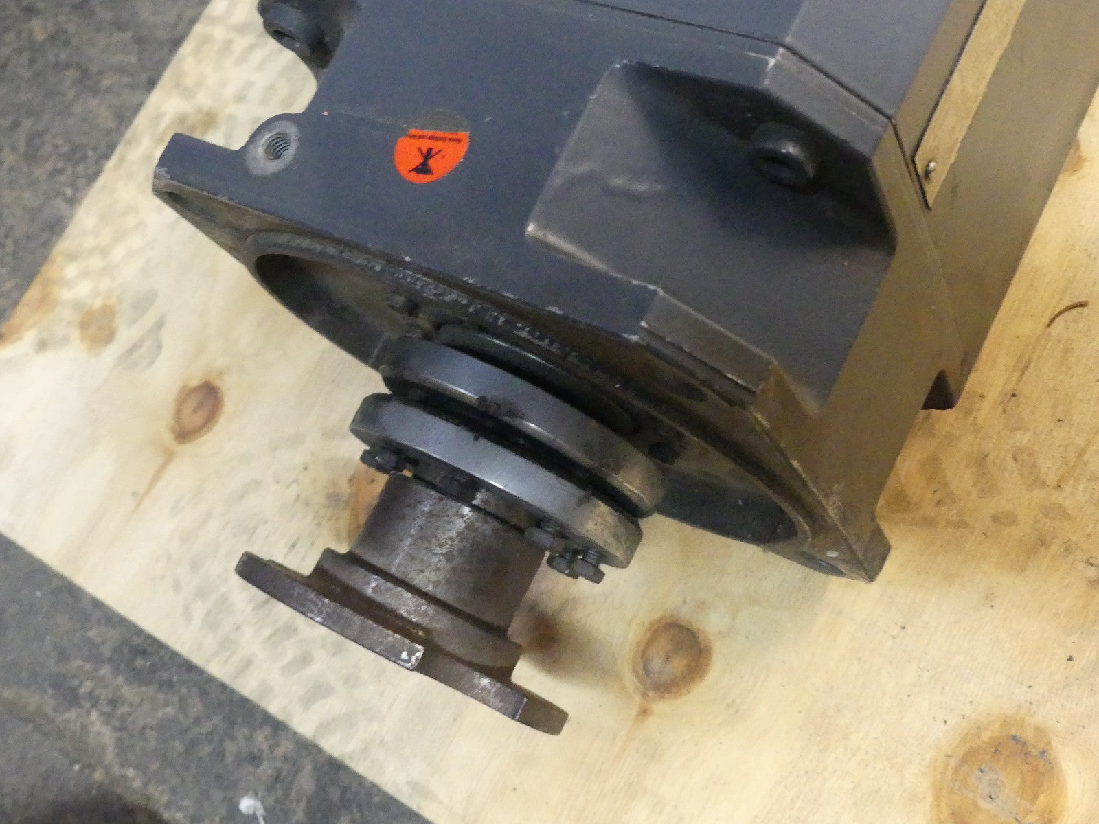 SIEMENS 3~BRUSHLESS-SERVOMOTOR   1FT6108-8AC71-1EH1 Used