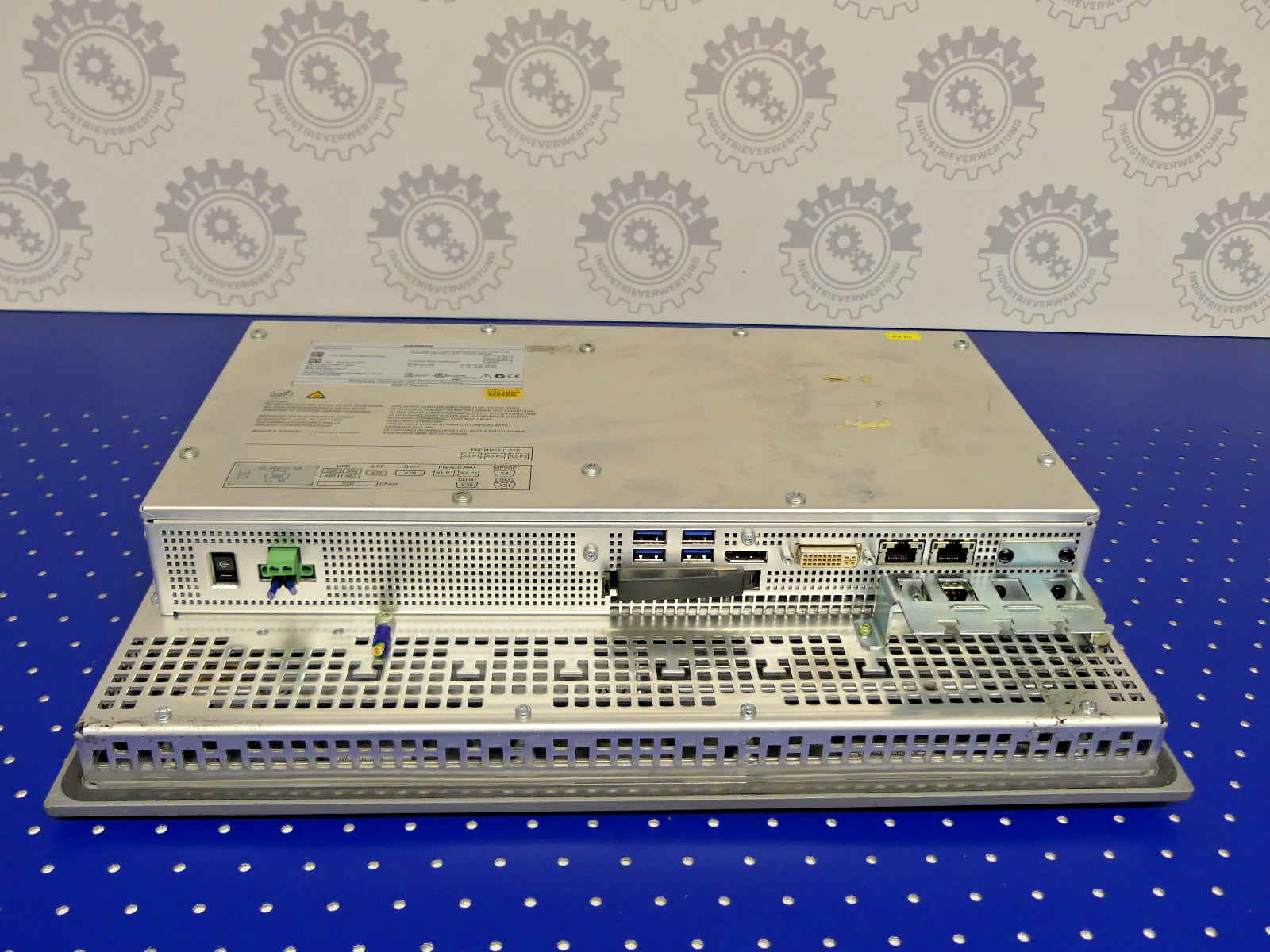 SIEMENS SIMATIC IPC477D 6AV7240-3BC04-0HA0