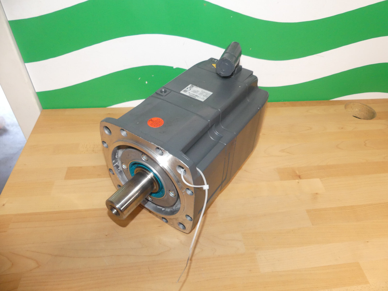  Siemens Servomotor  1FK7083-2AF71-1CH1 used