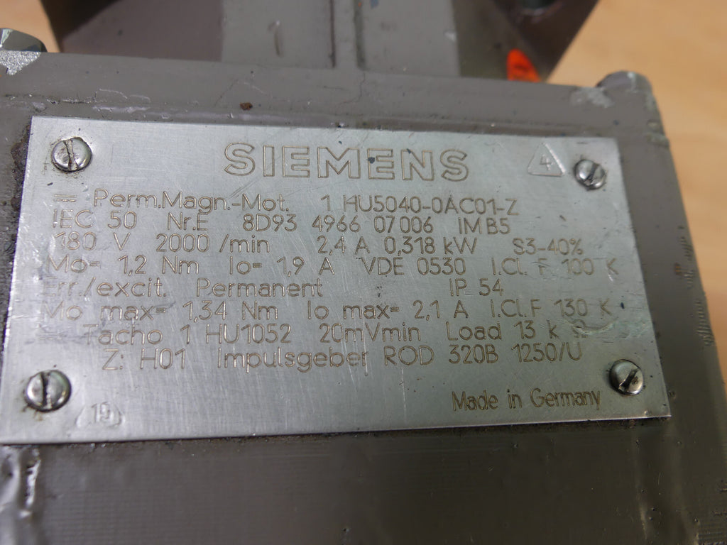 Siemens Permanent Magnet Motor 1HU5040-0AC01-Z    1HU5 040-0AC01-Z
