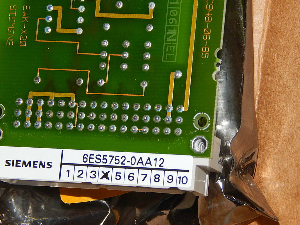 SIEMENS SIMATIC S5 6ES5752-0AA12 6ES5 752-0AA12 Vers. 04  Unbenutzt