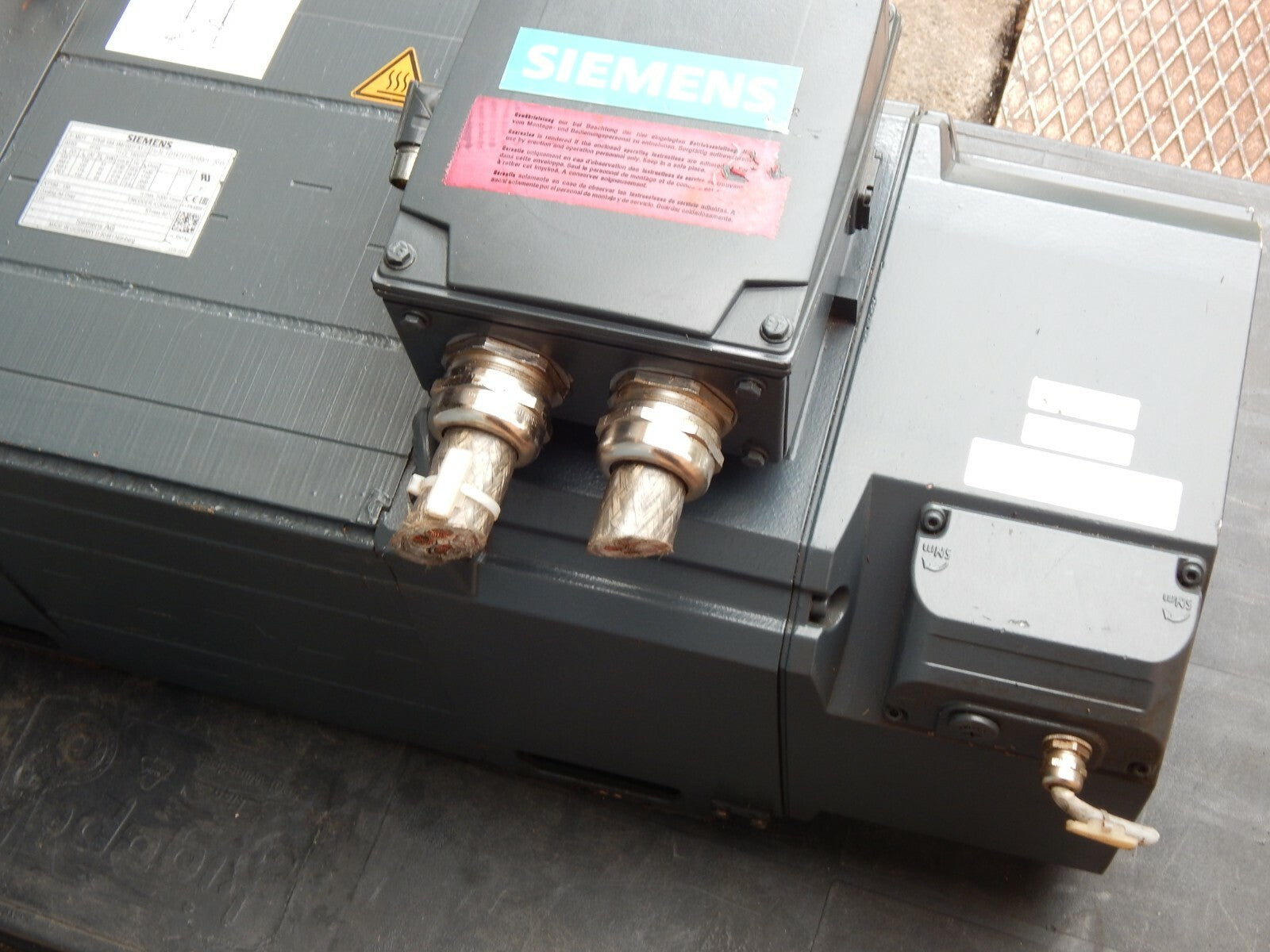  Siemens 1PH8 184-1MF001FA1-Z // 1PH8184-1MF00-1FA1-Z / 1PH8184-1MF001FA1-Z 