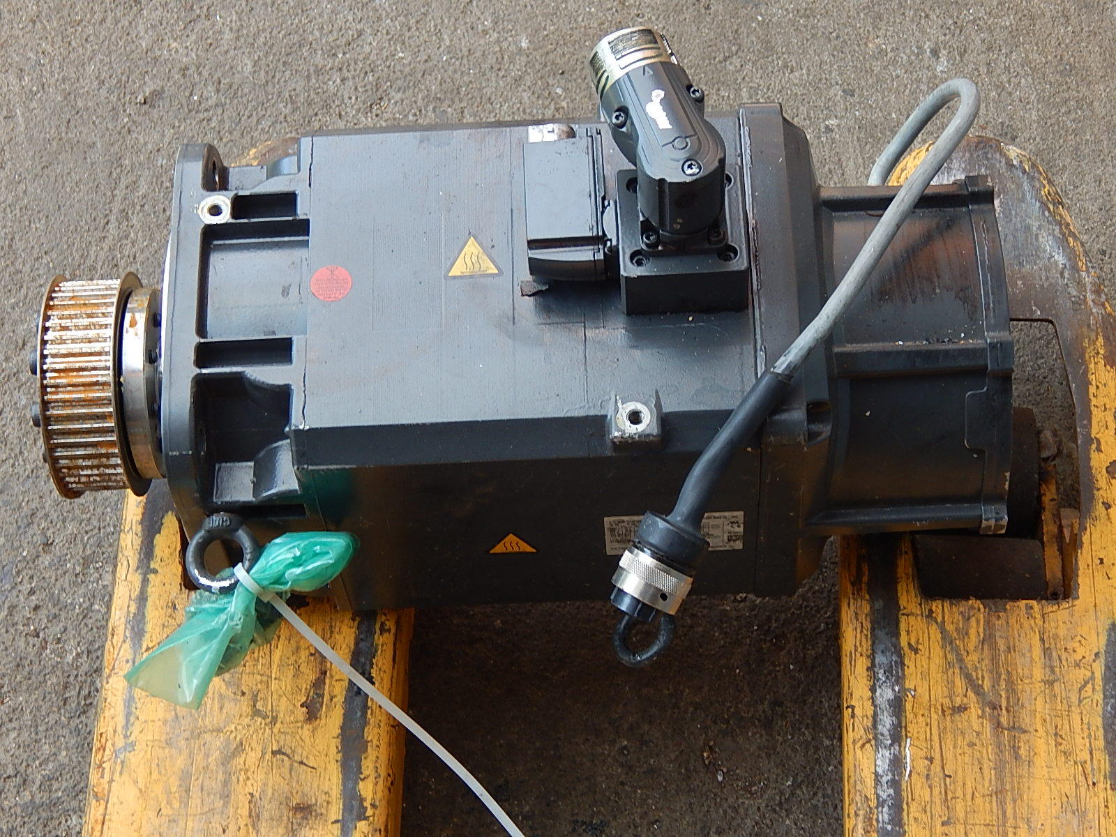 Siemens 3~Motor Servomotor 1PH8103-1FD12-0BF1 Used