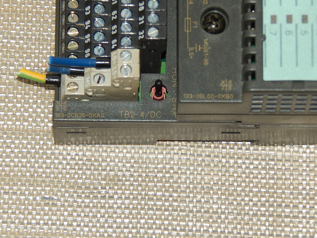  Siemens simatic S7 6ES7193-0CB20-0XA0 + 6ES7133-0BL00-0XB0 used