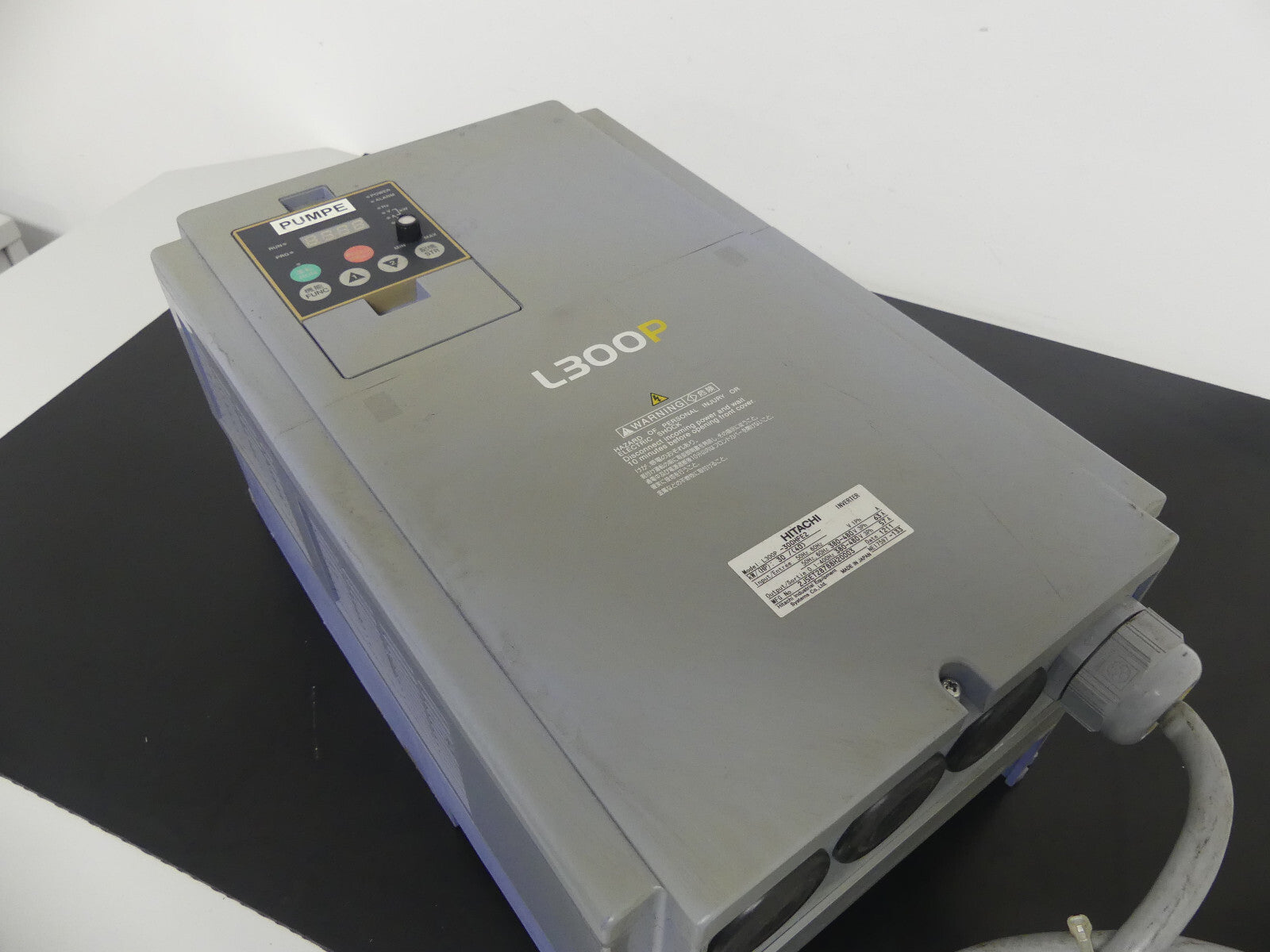 Frequenzumrichter Hitachi L300P - 300HFE2 s.Bilder