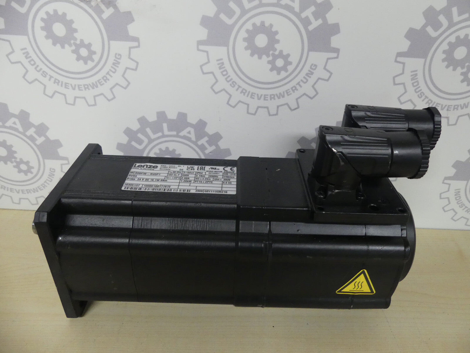 LENZE MCS09F38-RVOP1