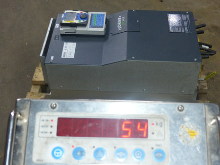 schneider pdrive mx eco 4v75 me4d75aaa inverter  75kw-111kva-100hp s.Bilder