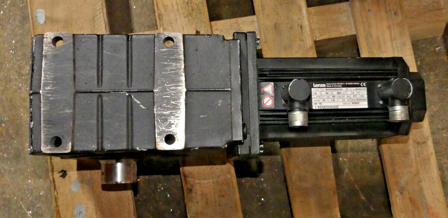 Lenze 3~Servomotor MDSKSBS056-23 inkl. Getriebe GKS05-3Y SAR 056 303 A