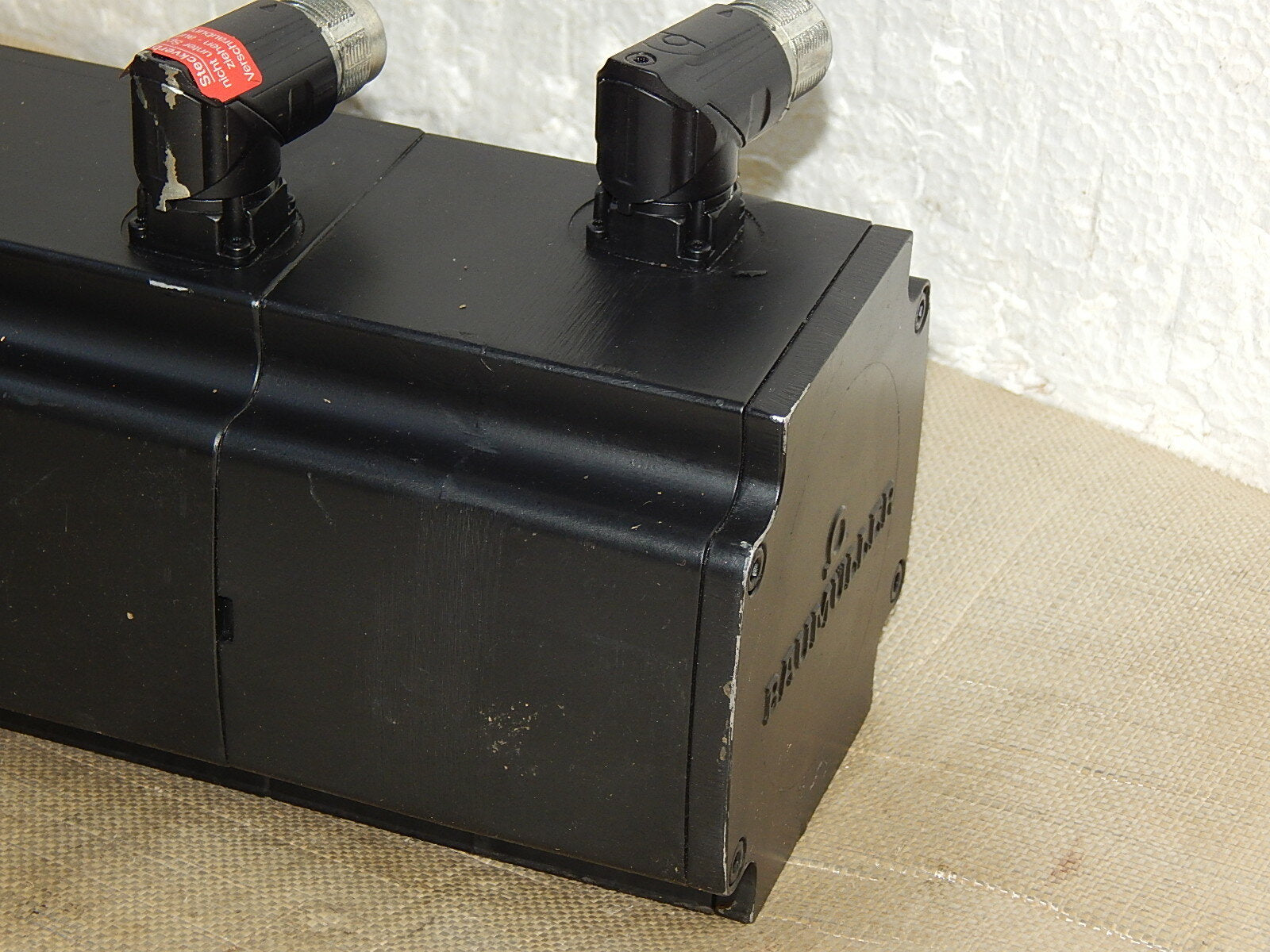 Baumüller DSD2-056LO64U-20-54-BBA-BPP-K-AN-O-ZV1 Servomotor used